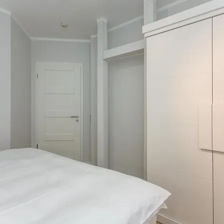 Alice Sonnenfisch Mit 2 Schlafzimmer & Balkon * Binz