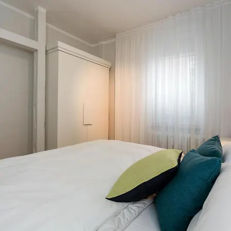Alice Sonnenfisch Mit 2 Schlafzimmer & Balkon *